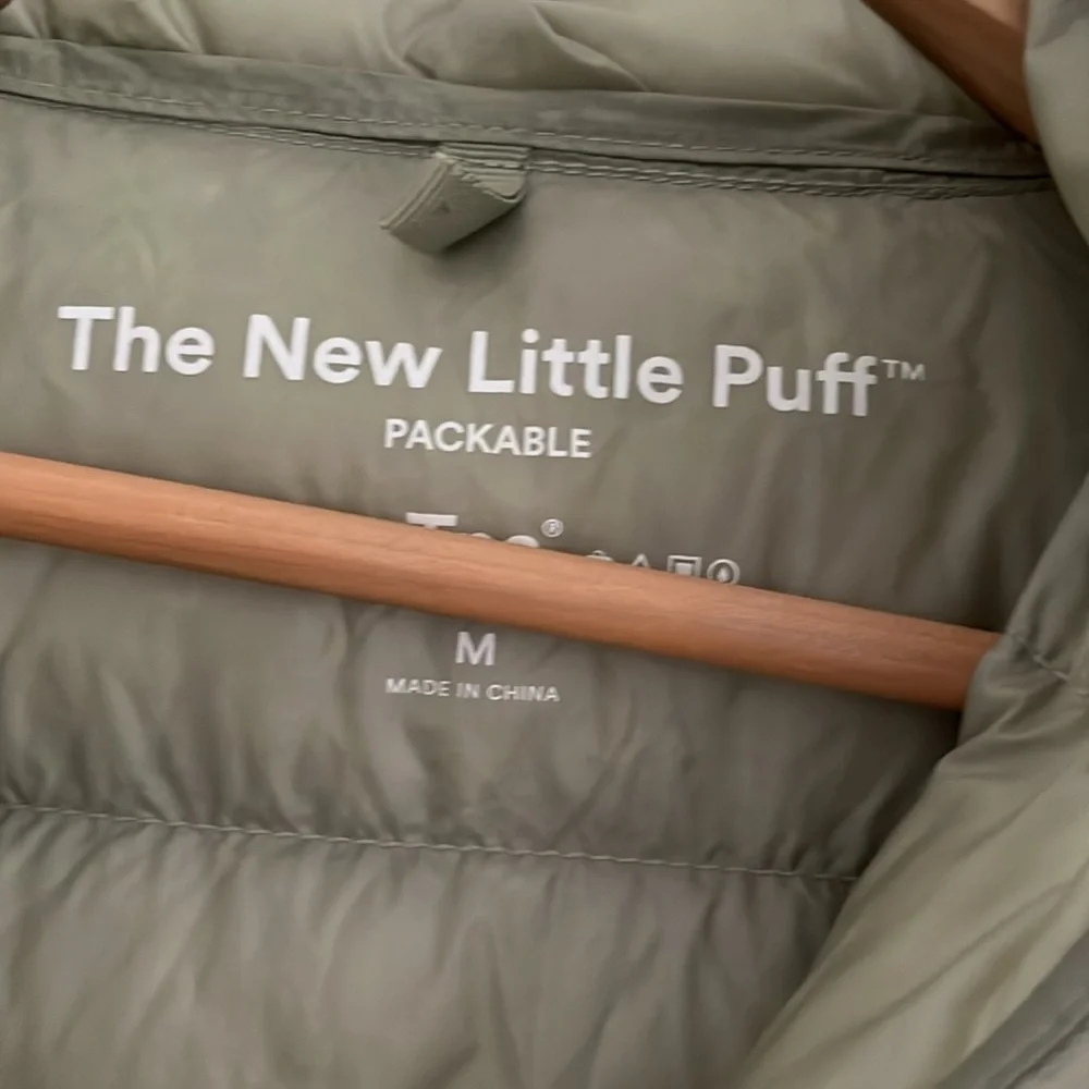 TNA Sage Green Puffer Jacket New Little Puff Packable Aritzia Medium - Picture 4 of 10